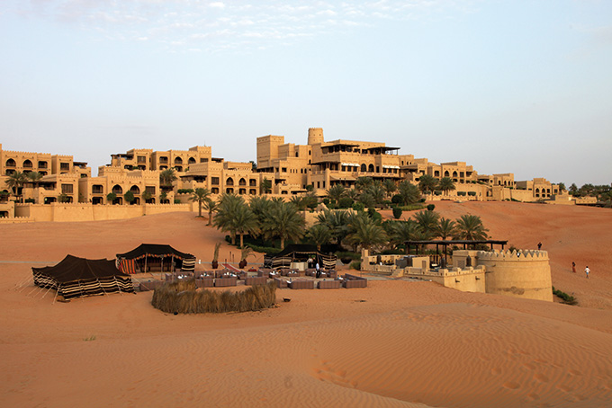 Anantara Qasr Al Sarab Desert Resort in der Wüste Rub al Khali