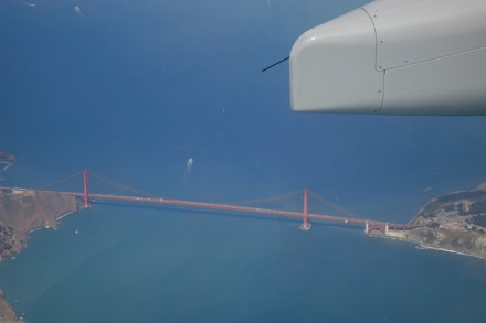 Anflug auf San Francisco mit Golden Gate-Bridge