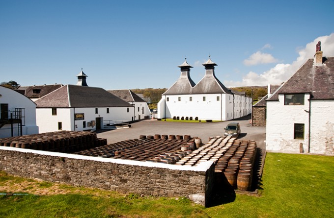 Ardbeg Destillerie auf der Insel Islay