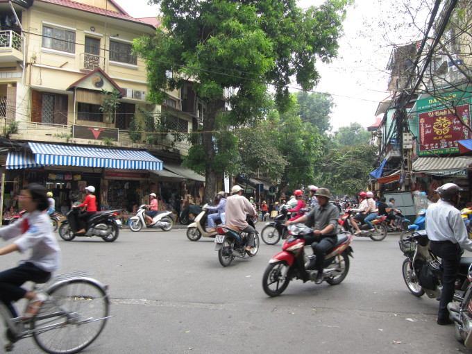 Eine typische Strassenkreuzung in Hanoi