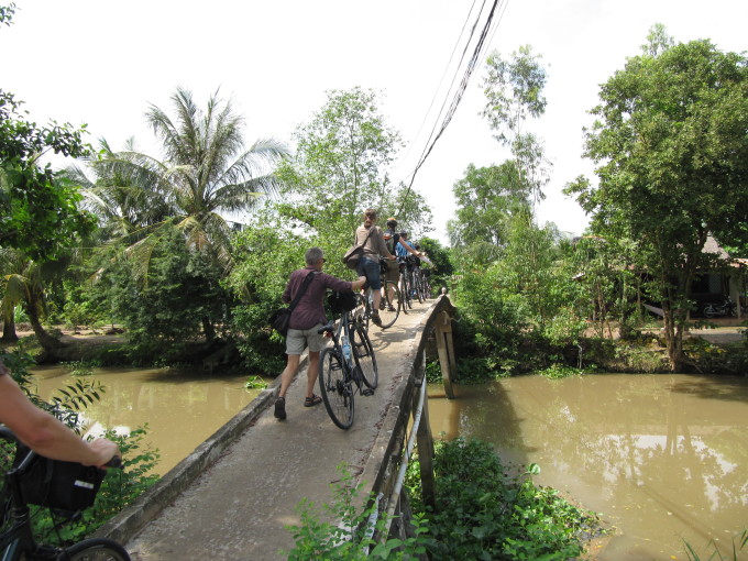 Typische kleine Brücke im Mekong-Delta