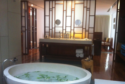 L'incroyable salle de bains de l'hôtel The Sarojin