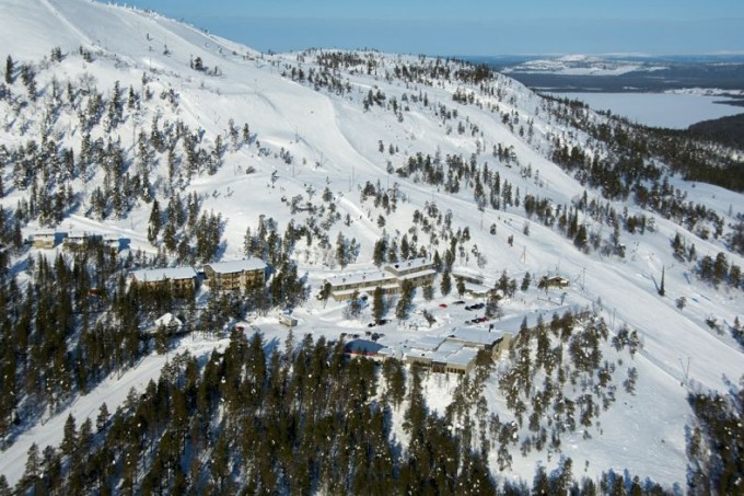 L'hôtel Pyhätunturi en plein hiver