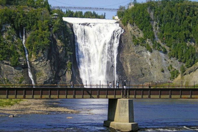 Die Montmorency Falls in Québec