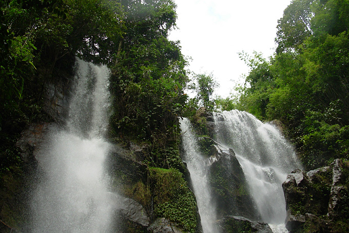 Einmalige Natur: Wasserfall in Thailand