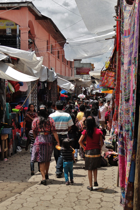 Le plus célèbre marché du pays à Chichicastenango