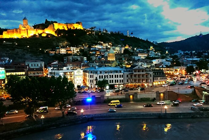 Tbilisi bei Dämmerung