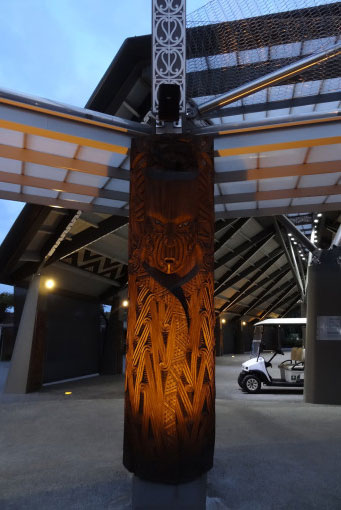 Holzschnitzkunst in Rotorua