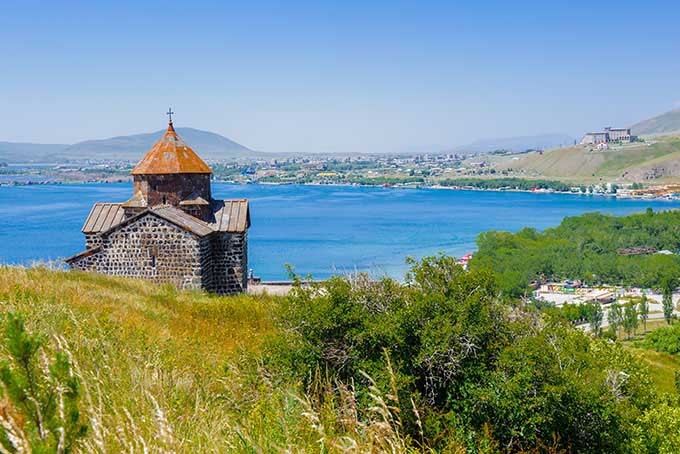 Lac Sevan et monastère éponyme